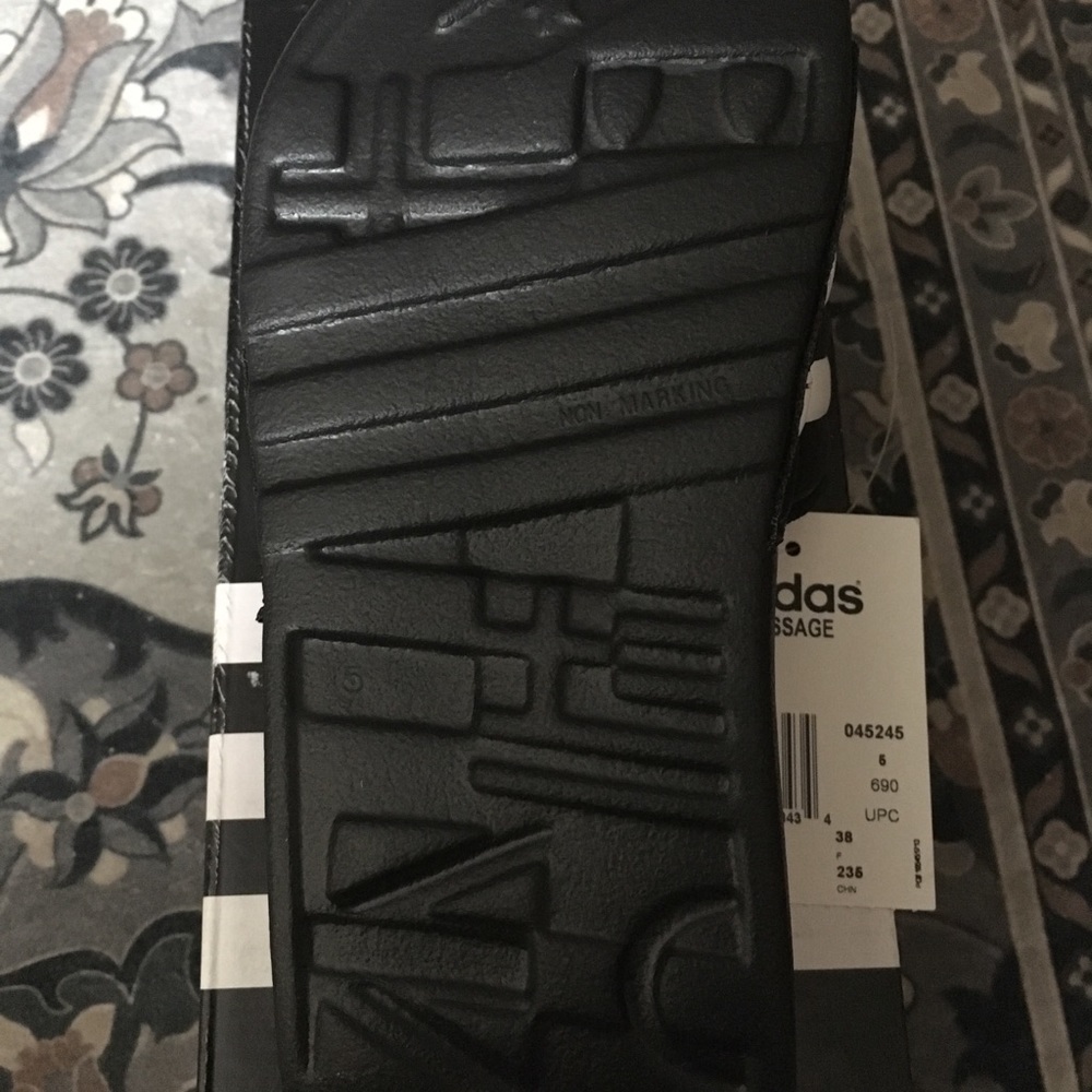 Adidas Santiossage